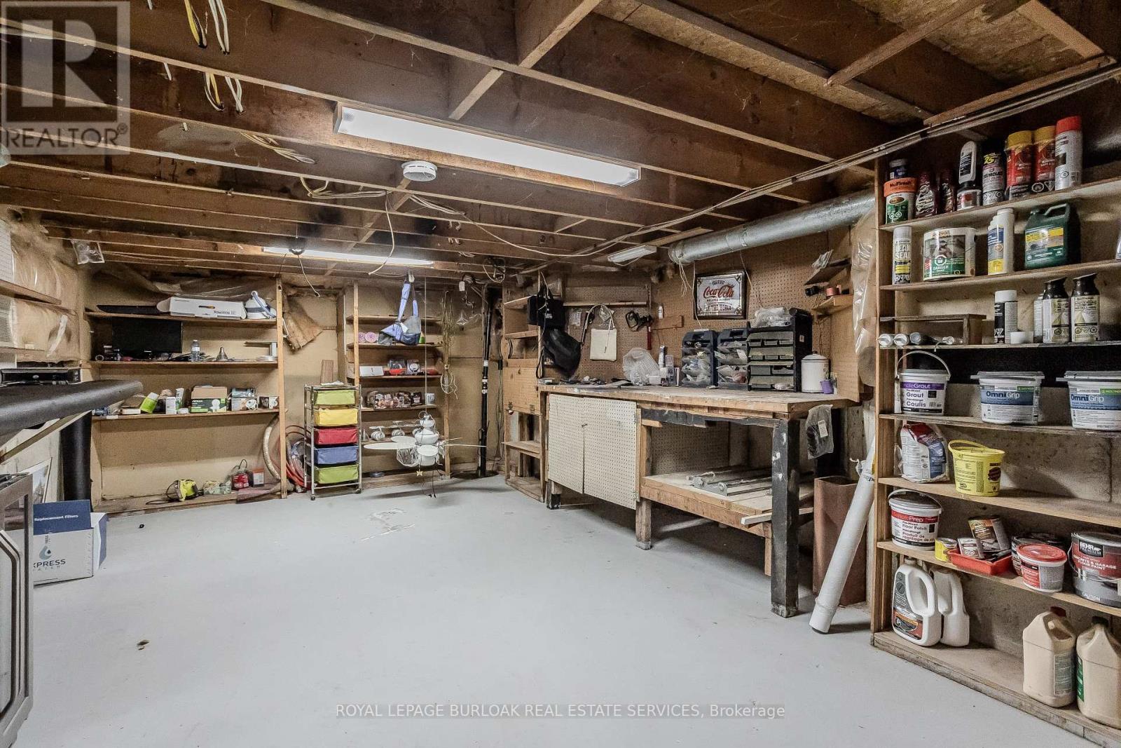 Photo 41 of 10 Karendale Crescent, Hamilton ON