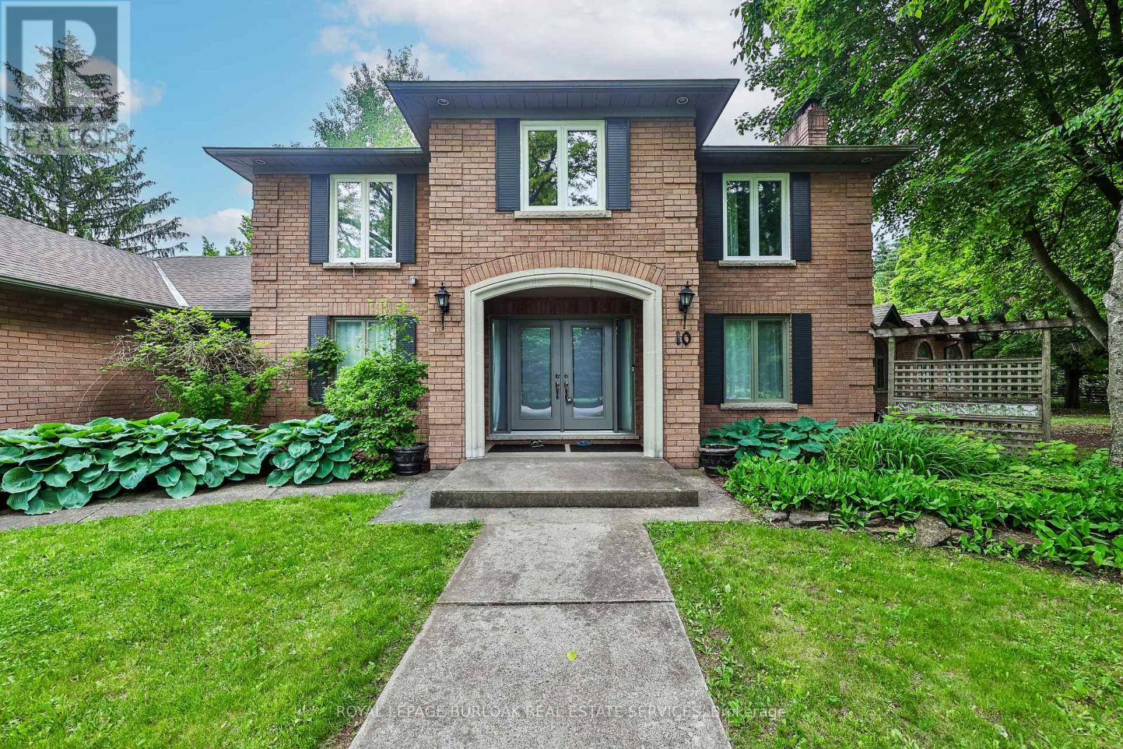 Photo 42 of 10 Karendale Crescent, Hamilton ON