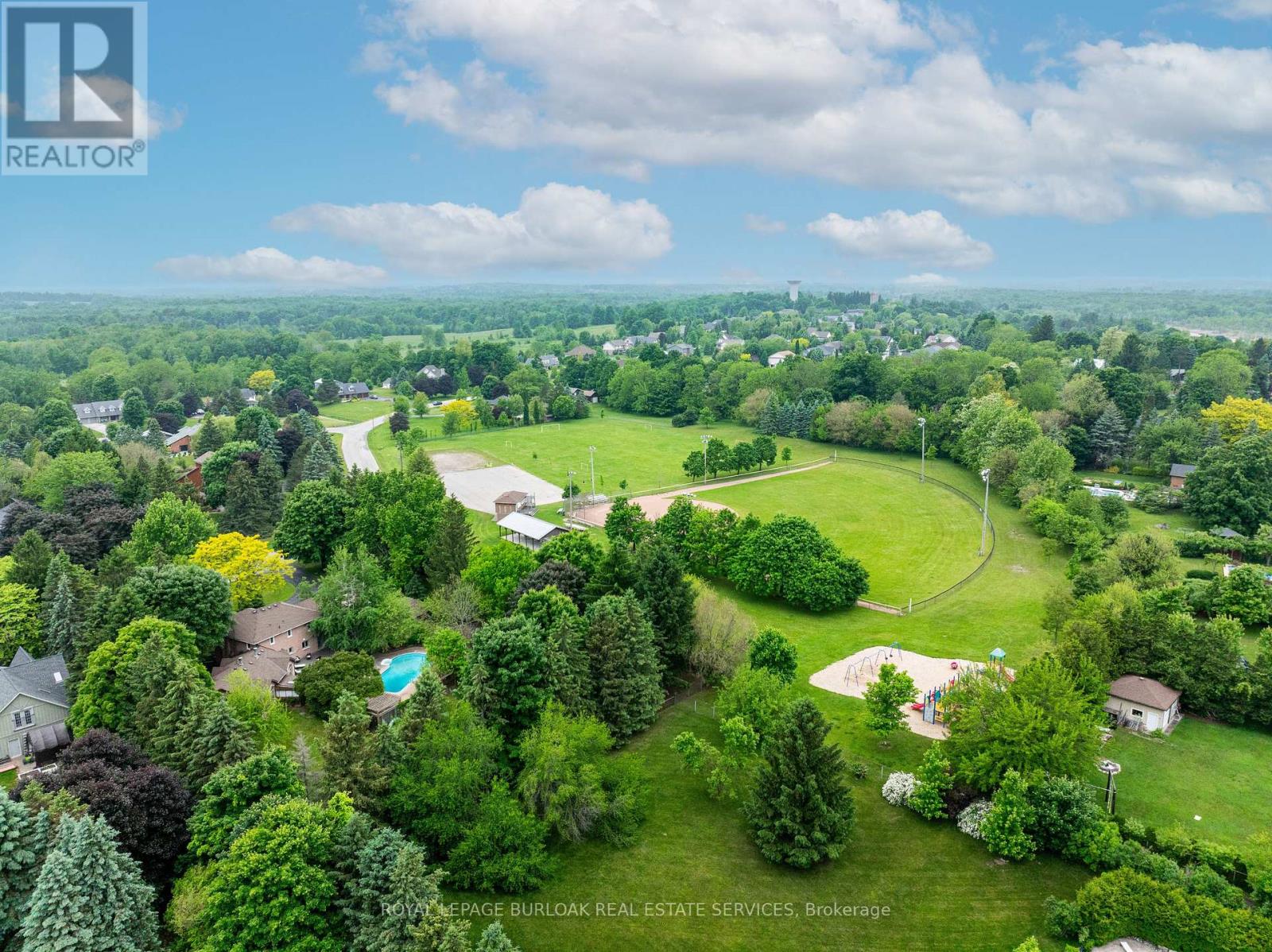 Photo 7 of 10 Karendale Crescent, Hamilton ON