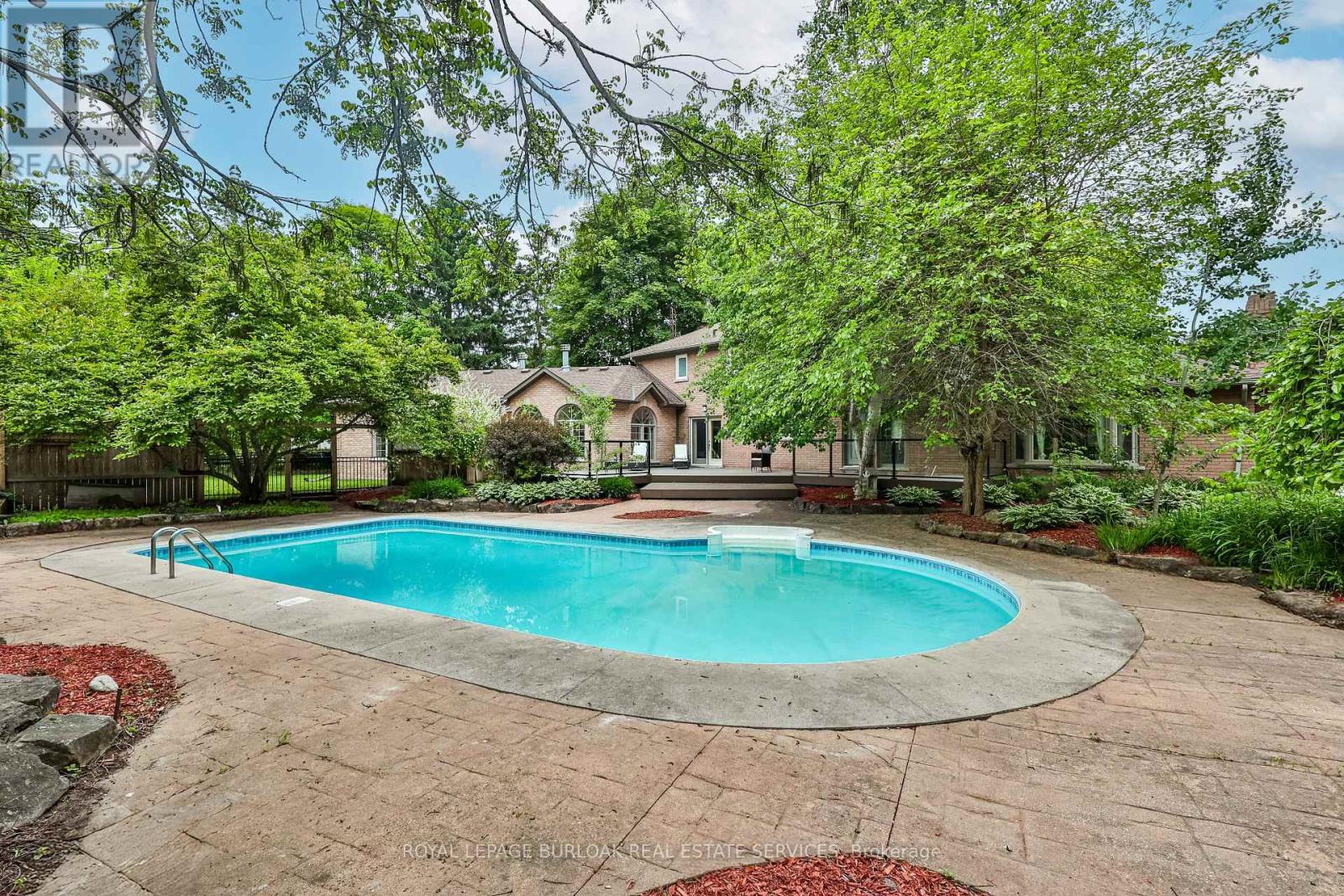 Photo 9 of 10 Karendale Crescent, Hamilton ON