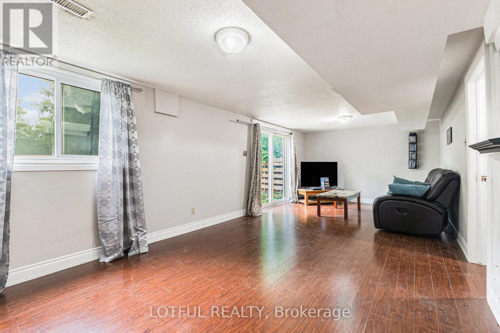 Photo 20 of 1134 Alenmede Crescent, Ottawa ON