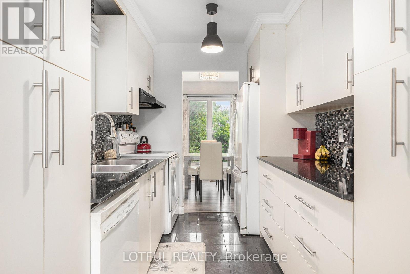 Photo 7 of 1134 Alenmede Crescent, Ottawa ON
