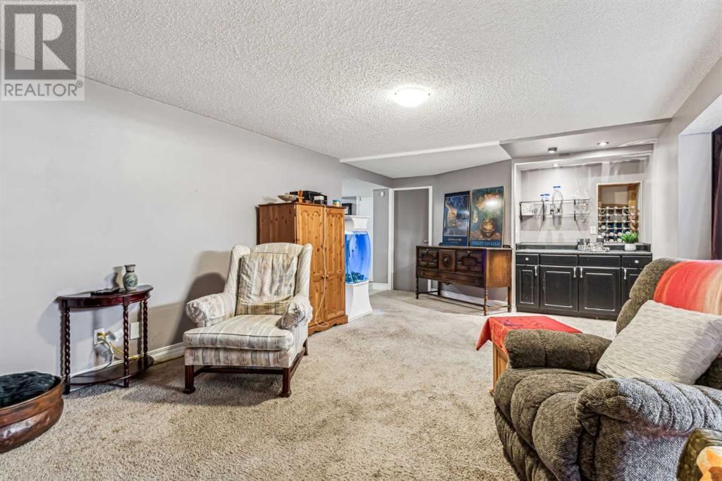 220 72 Avenue NE, Calgary, Alberta