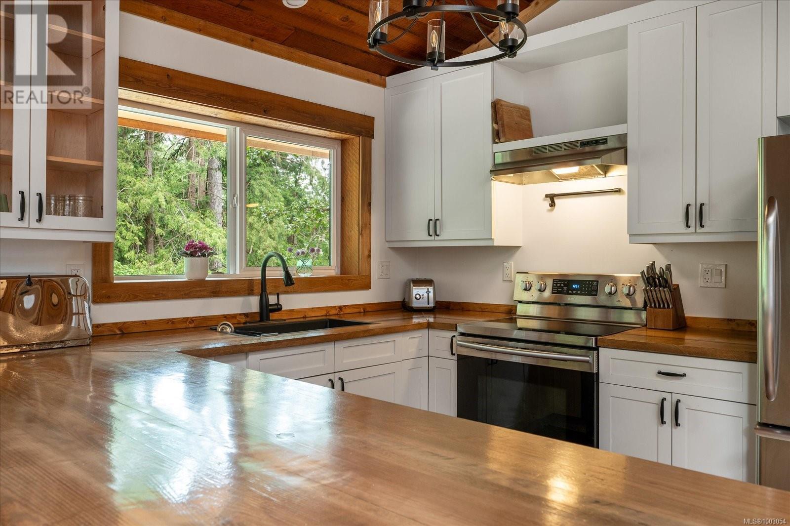 3412 Juriet Rd, Nanaimo