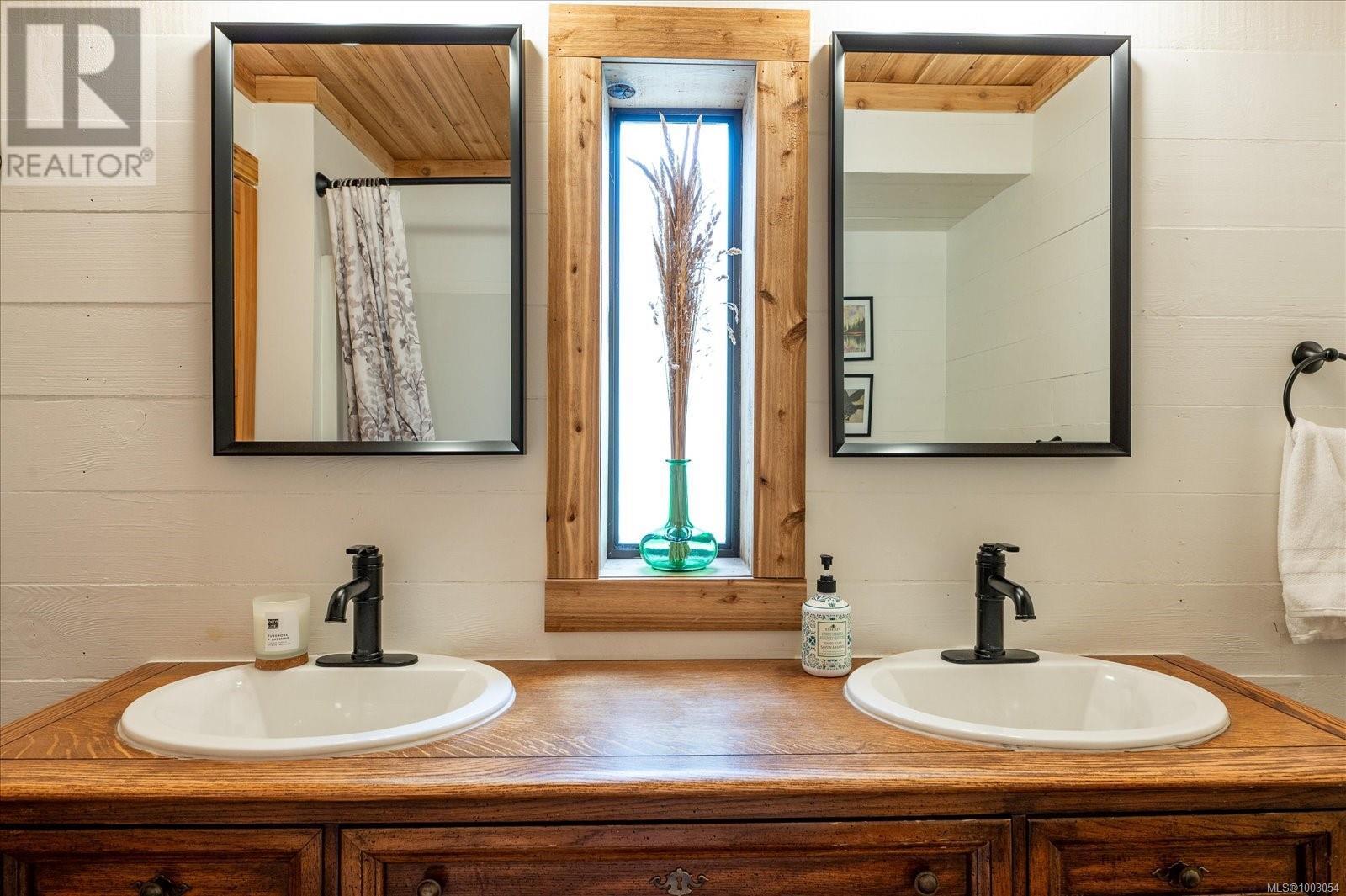 3412 Juriet Rd, Nanaimo