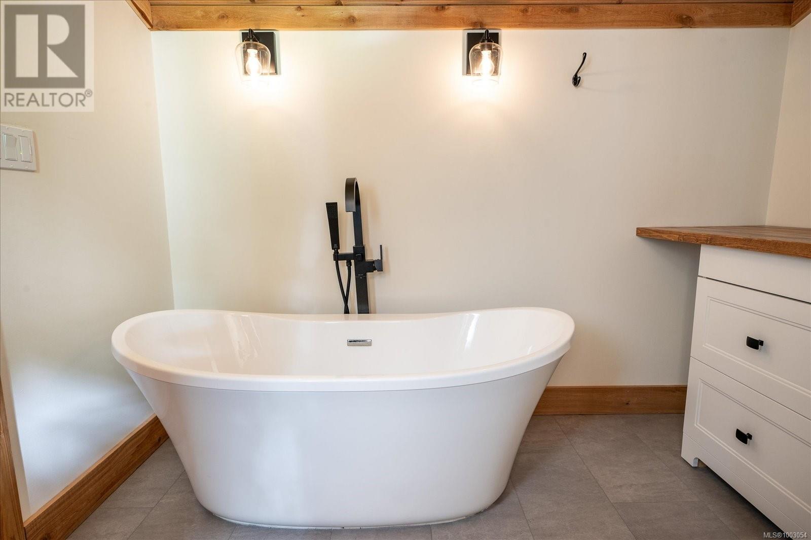 3412 Juriet Rd, Nanaimo