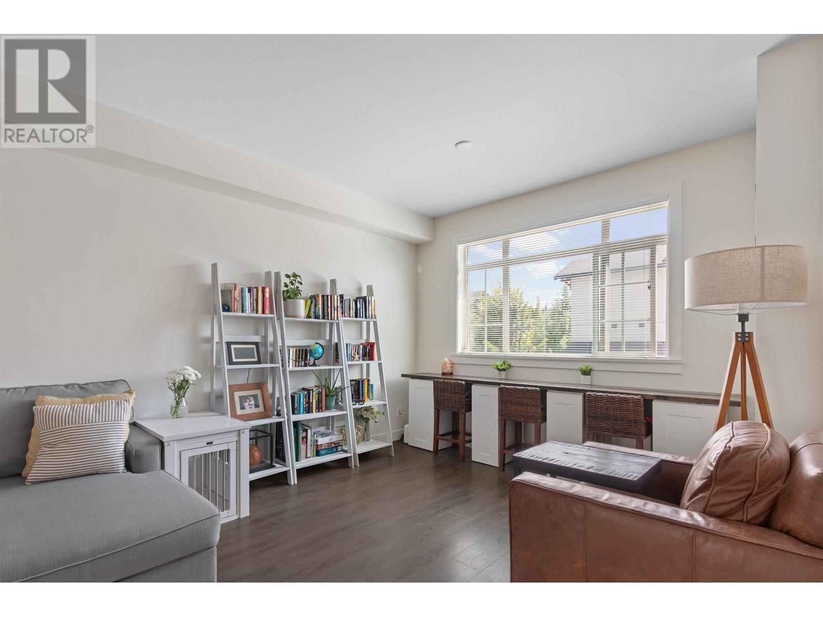 Photo 6 of 35 11305 240 Street, Maple Ridge BC
