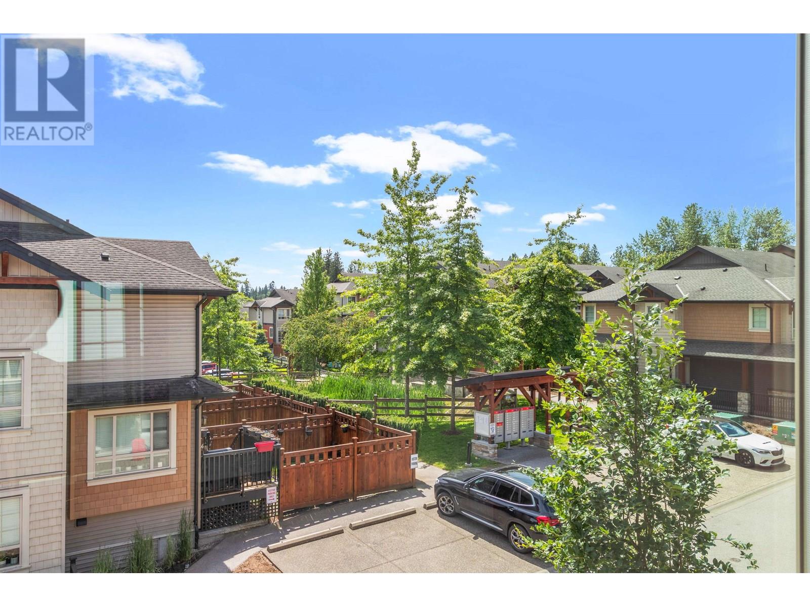 Photo 5 of 35 11305 240 Street, Maple Ridge BC
