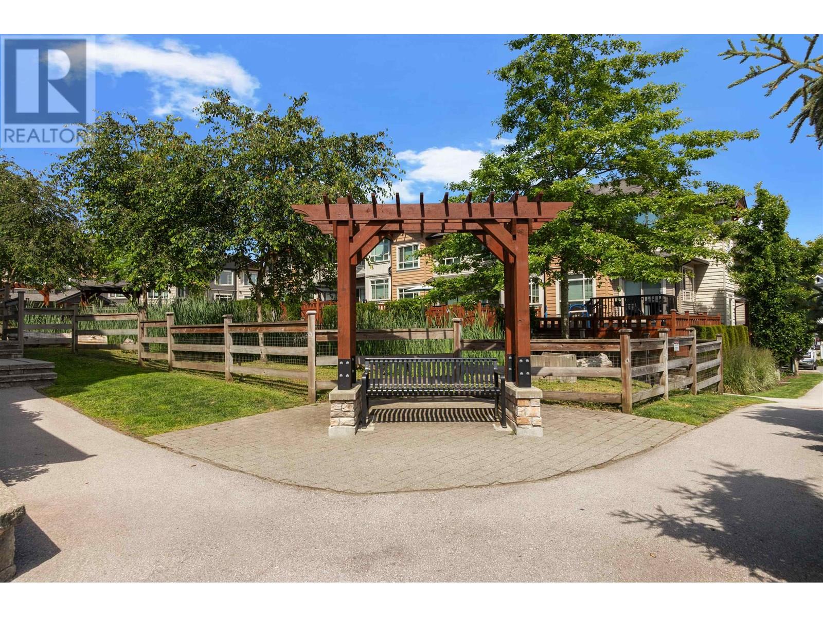 Photo 15 of 35 11305 240 Street, Maple Ridge BC