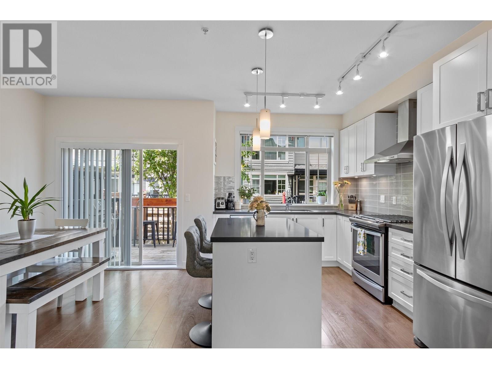 Photo 16 of 35 11305 240 Street, Maple Ridge BC