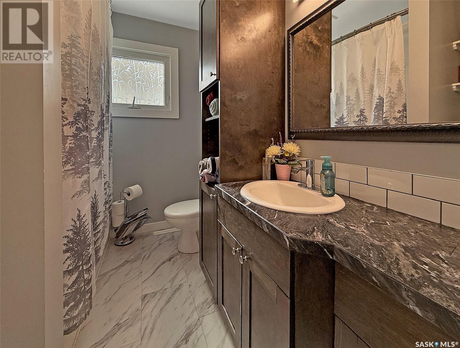 Single Family House Bungalow for Sale in  Bell STREET Swift Current 