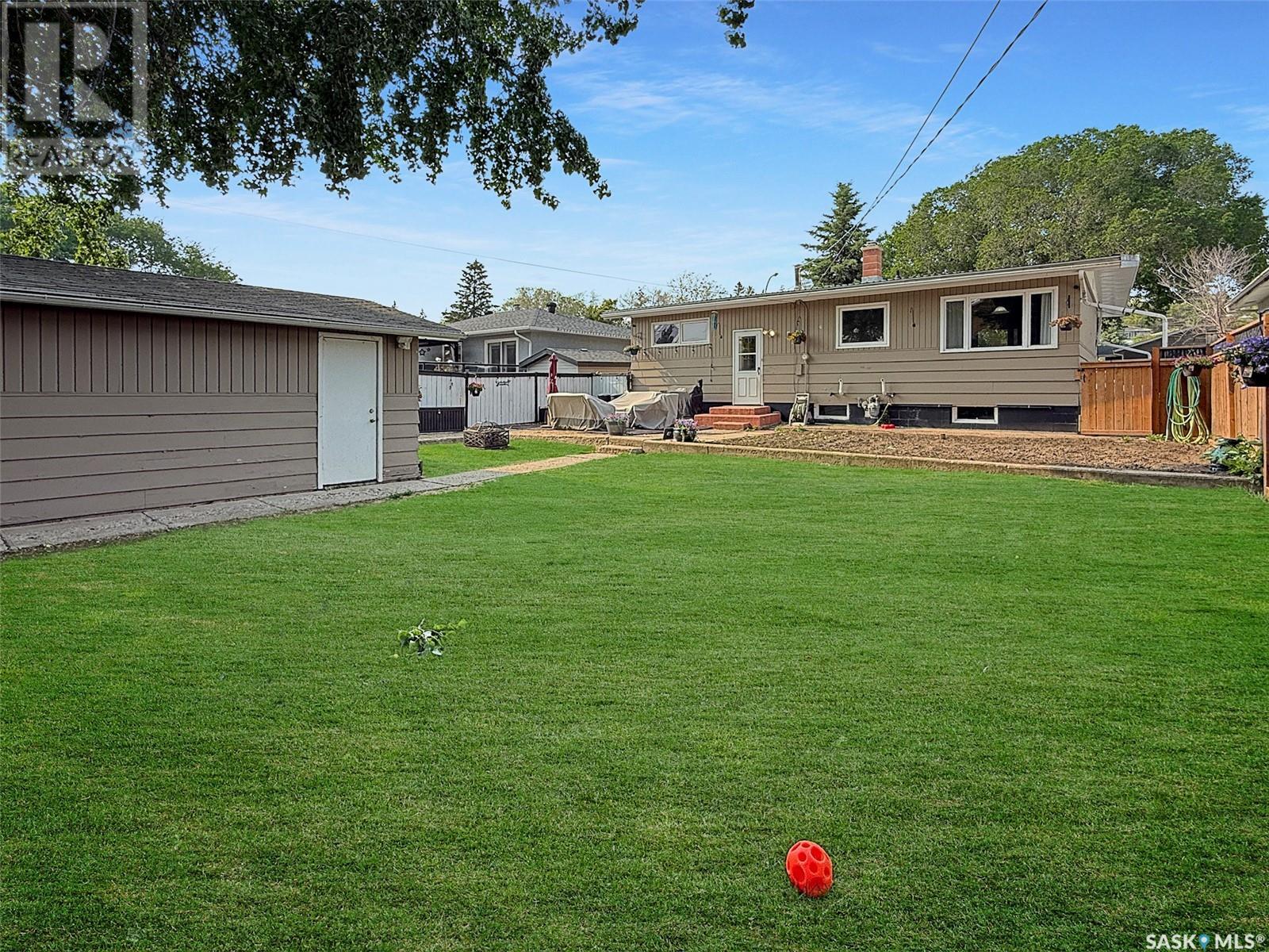 Single Family House Bungalow for Sale in  Bell STREET Swift Current 