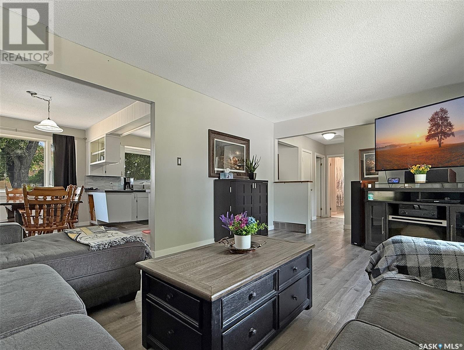 Single Family House Bungalow for Sale in  Bell STREET Swift Current 