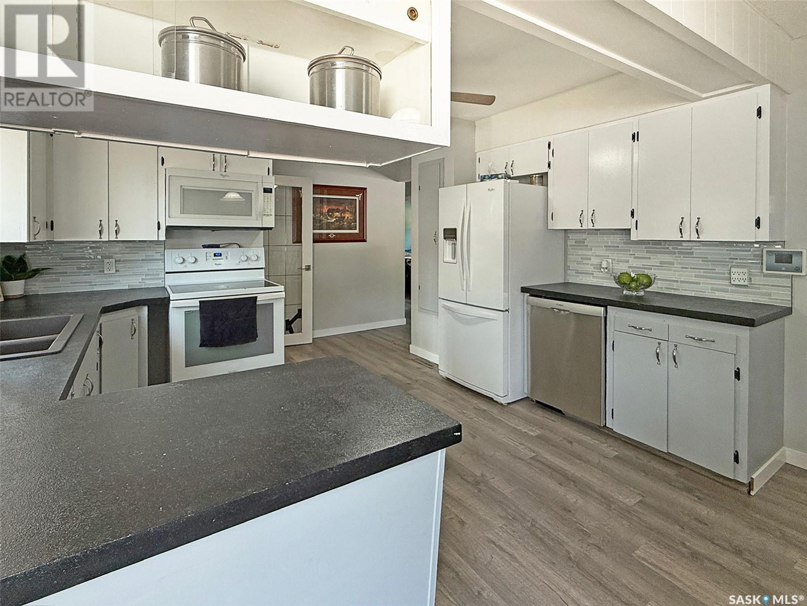 Single Family House Bungalow for Sale in  Bell STREET Swift Current 