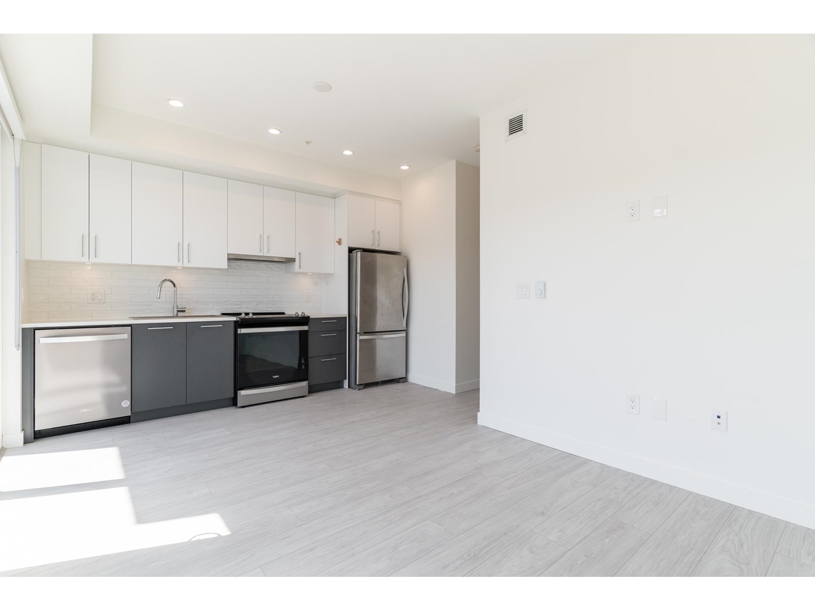 Photo 8 of A 622 20834 80 Avenue, Langley BC
