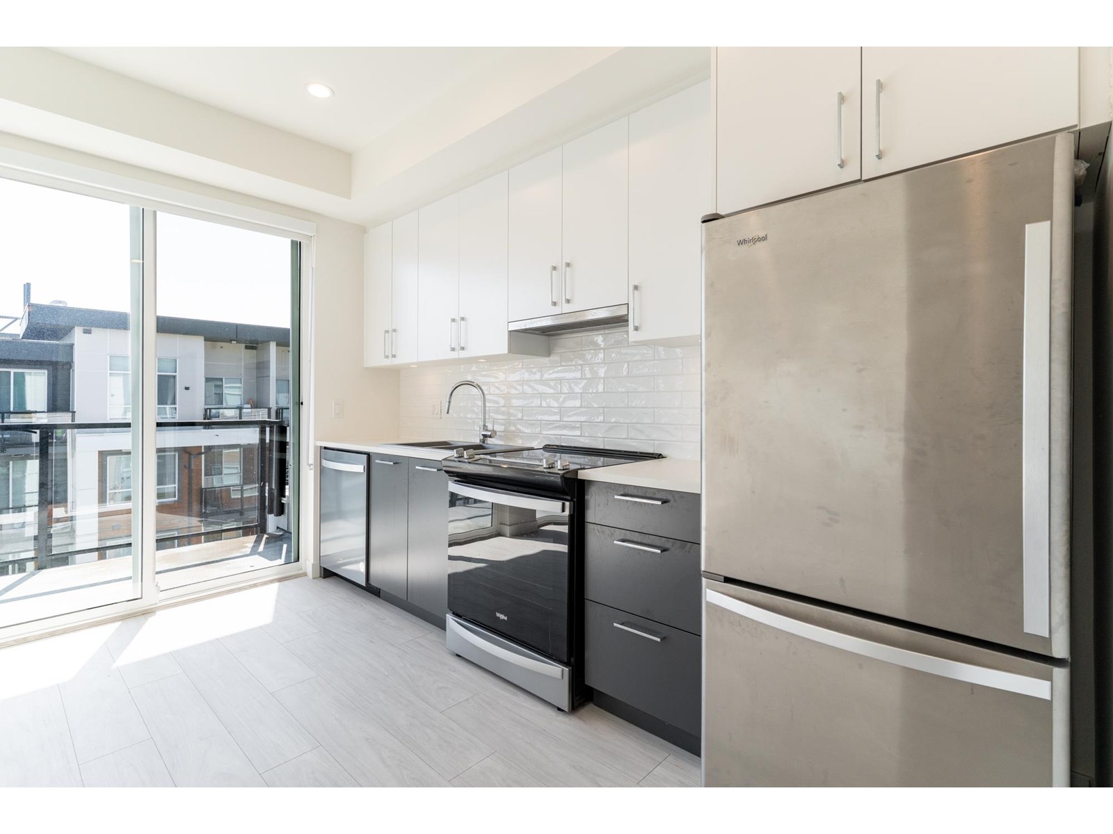 Photo 5 of A 622 20834 80 Avenue, Langley BC