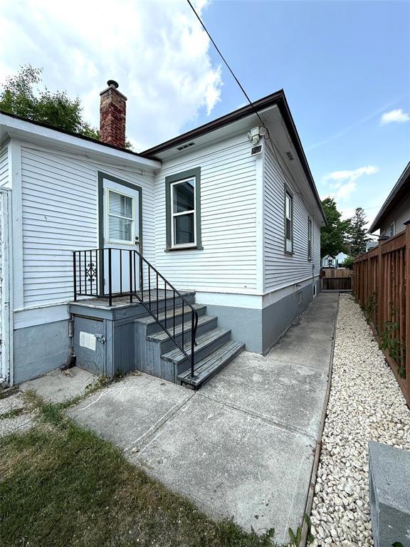 Photo 11 of 672 Machray Avenue, Winnipeg MB