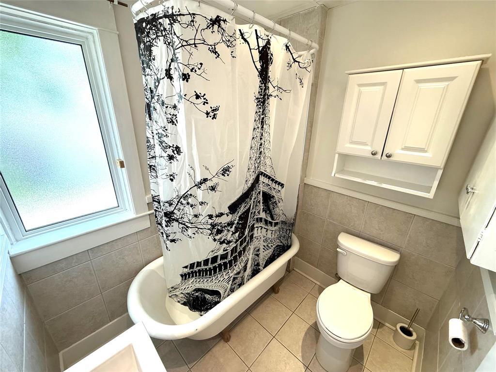 Photo 10 of 672 Machray Avenue, Winnipeg MB