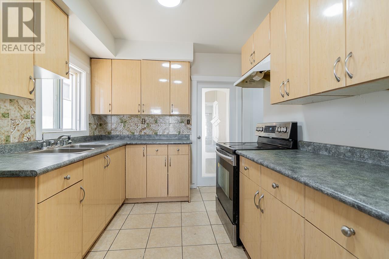 Photo 19 of 882 E 63rd Avenue, Vancouver BC