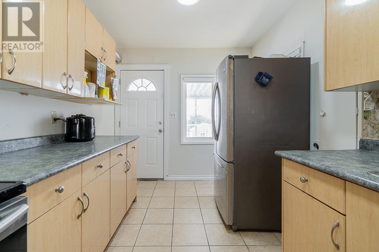 Photo 7 of 882 E 63rd Avenue, Vancouver BC