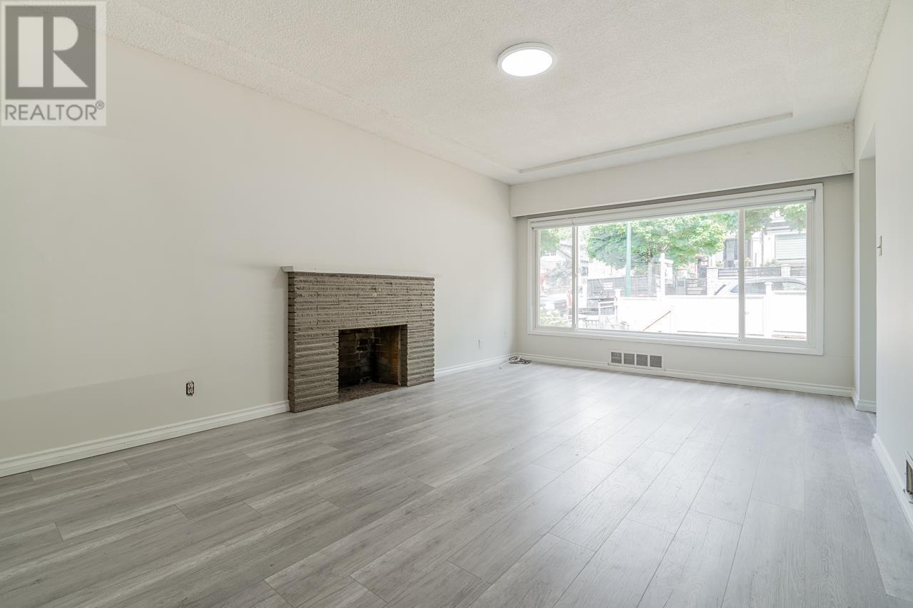 Photo 11 of 882 E 63rd Avenue, Vancouver BC