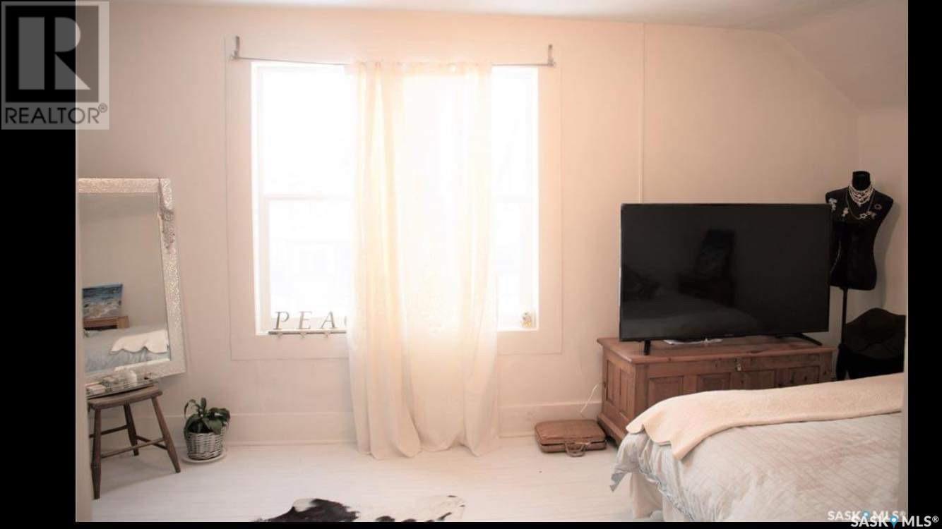 Photo 12 of 1565 Robinson Street, Regina SK