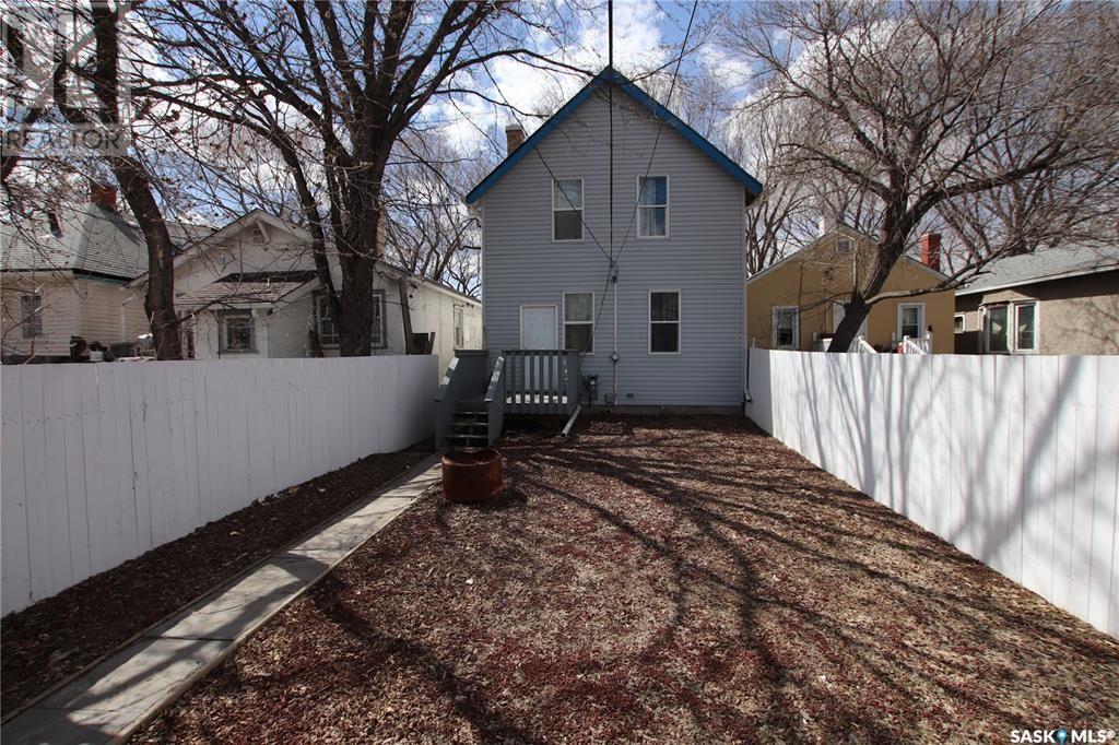 Photo 18 of 1565 Robinson Street, Regina SK