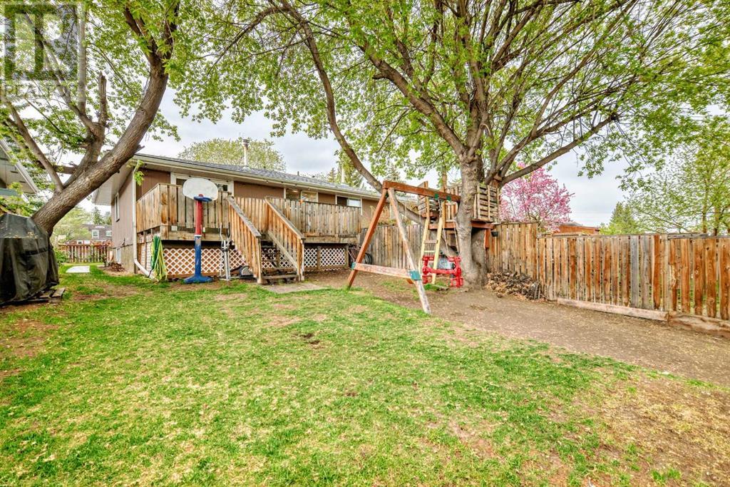 Single Family House Bi-level for Sale in  Canfield Crescent SW Canyon Meadows Calgary 