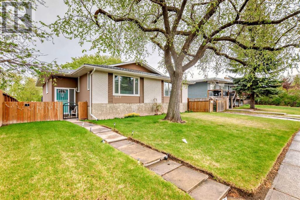 Single Family House Bi-level for Sale in  Canfield Crescent SW Canyon Meadows Calgary 