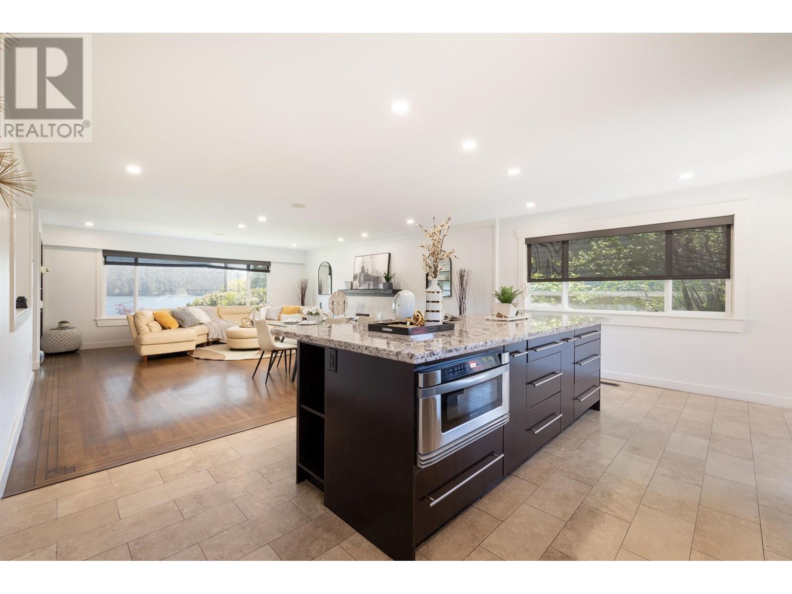Photo 20 of 463 Beachview Drive, North Vancouver BC