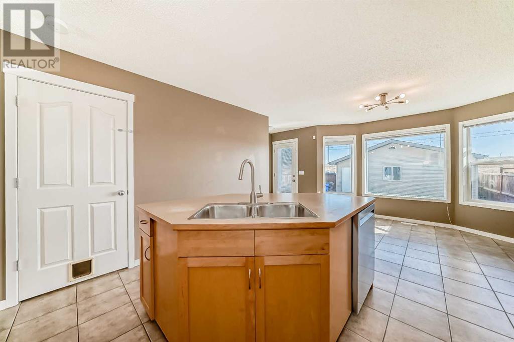 Single Family House for Sale in  Cranberry Way SE Cranston Calgary 
