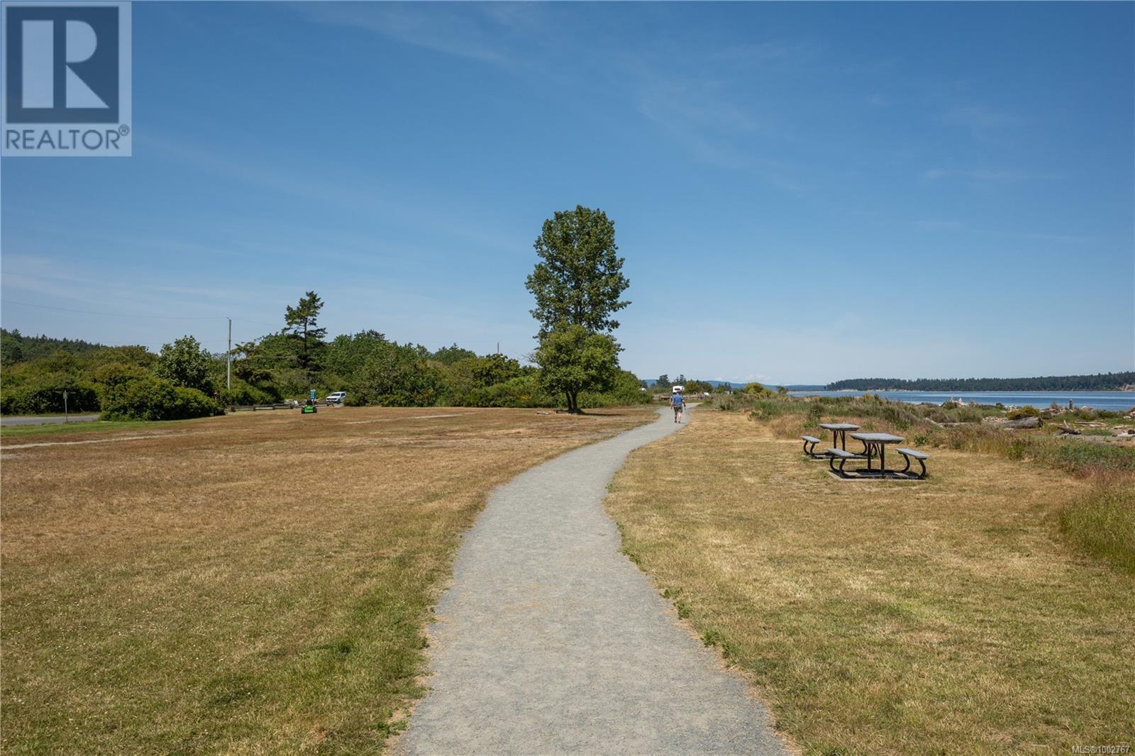 7003 Beach View Crt, Central Saanich