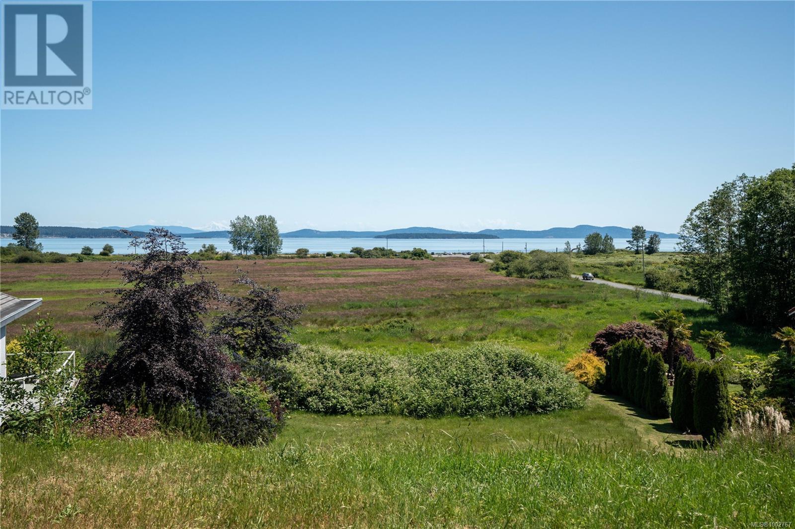 7003 Beach View Crt, Central Saanich