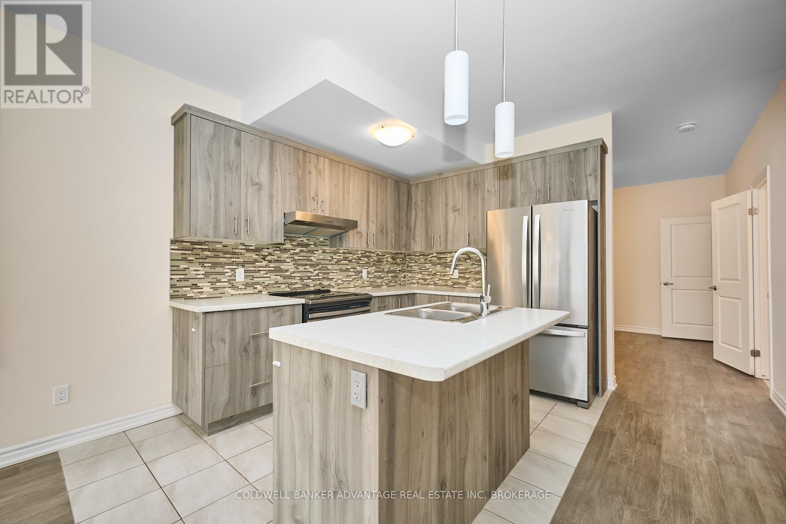 Photo 14 of 45 Mclaughlin Street, Welland ON