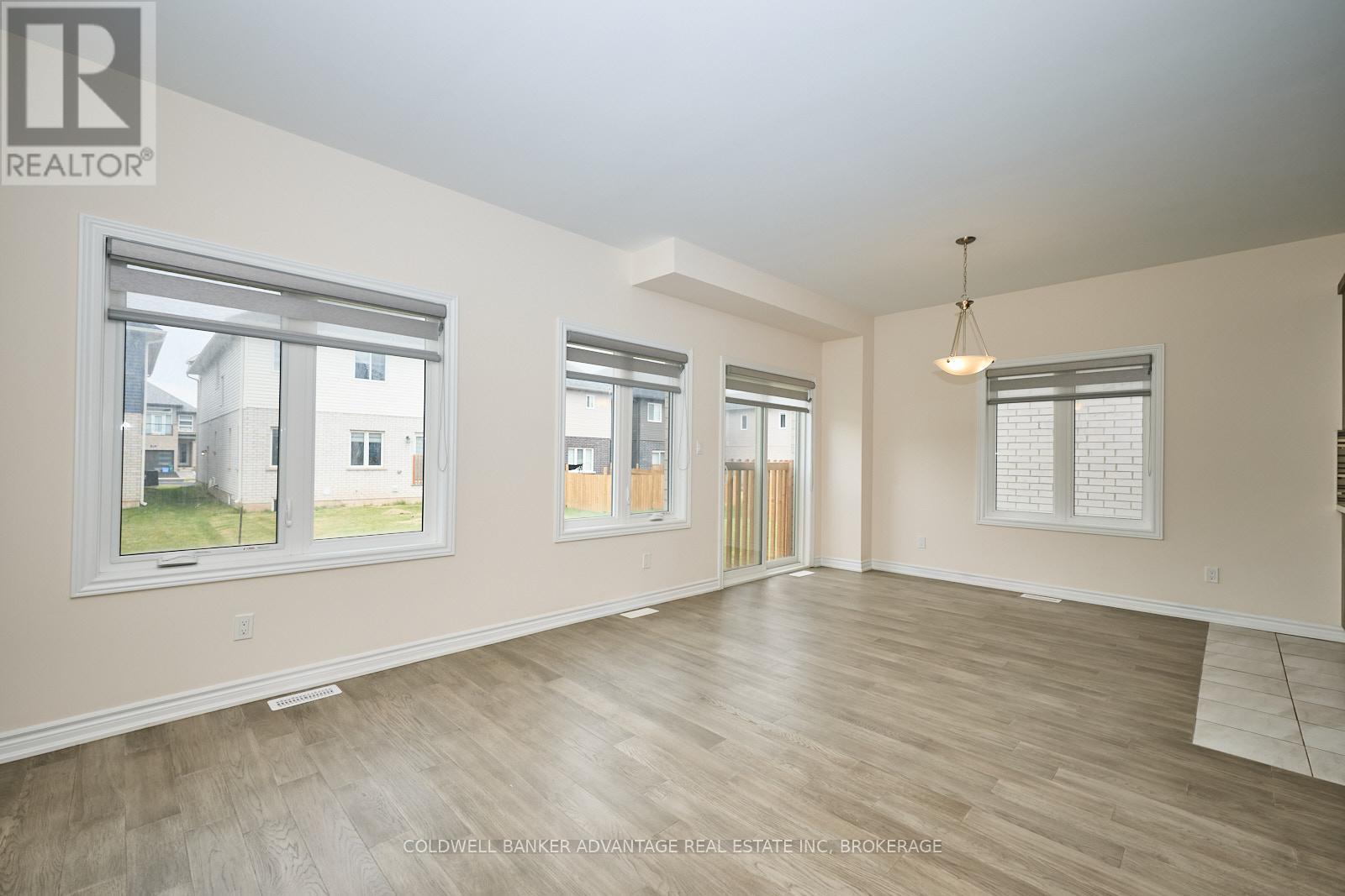 Photo 19 of 45 Mclaughlin Street, Welland ON