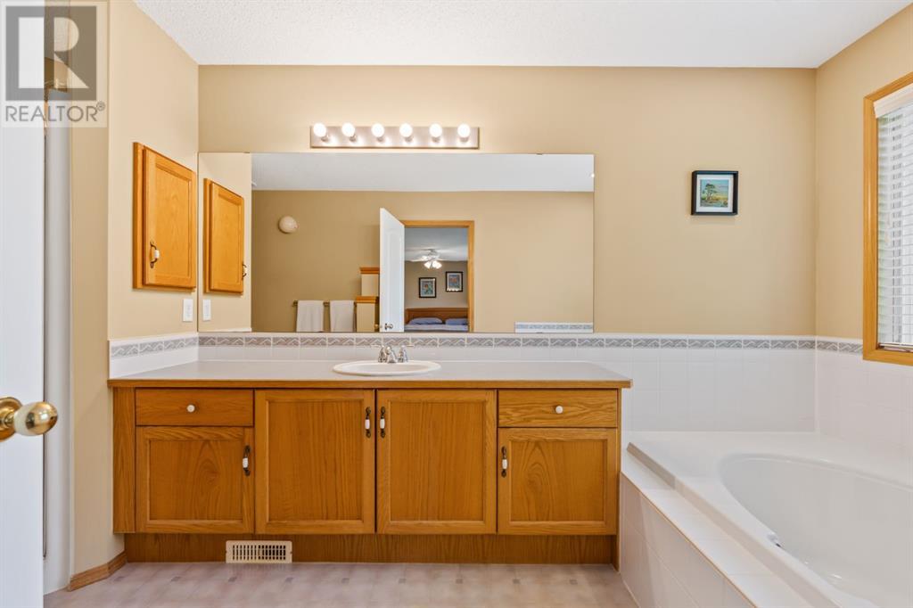 Single Family House for Sale in  Discovery Ridge Court SW Discovery Ridge Calgary 