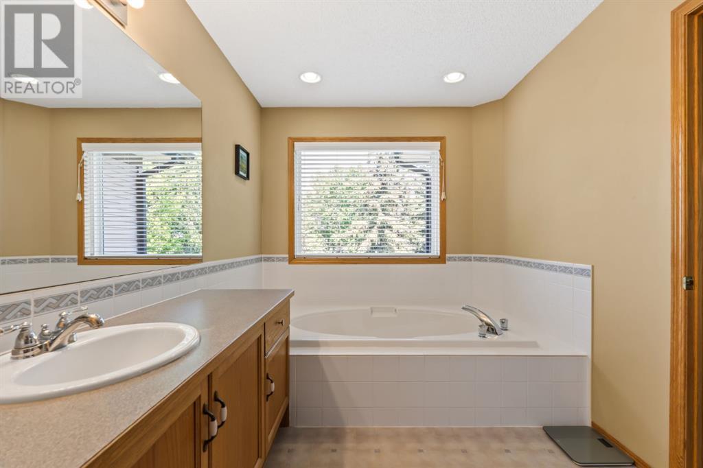 Single Family House for Sale in  Discovery Ridge Court SW Discovery Ridge Calgary 