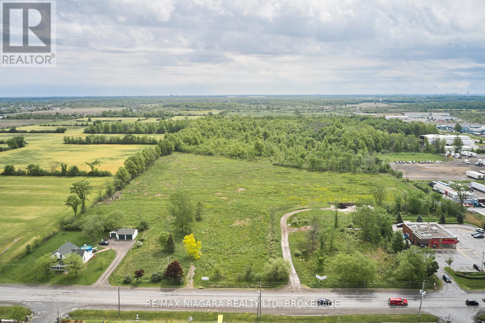 Photo 4 of 2822 Stevensville Road, Fort Erie ON