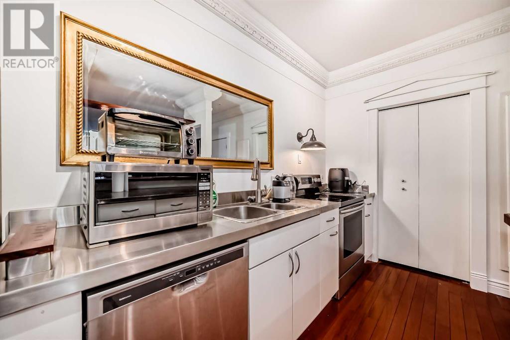 Single Family House for Sale in    Street SW Beltline Calgary 