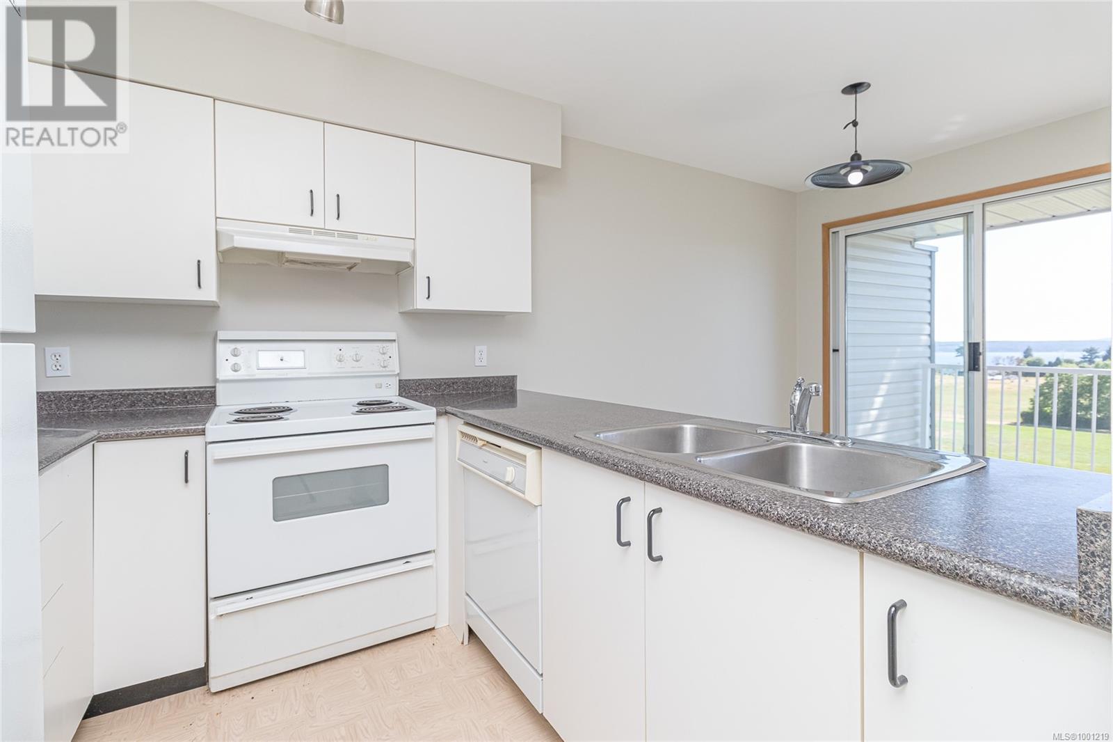 306 9916 Daniel St, Chemainus