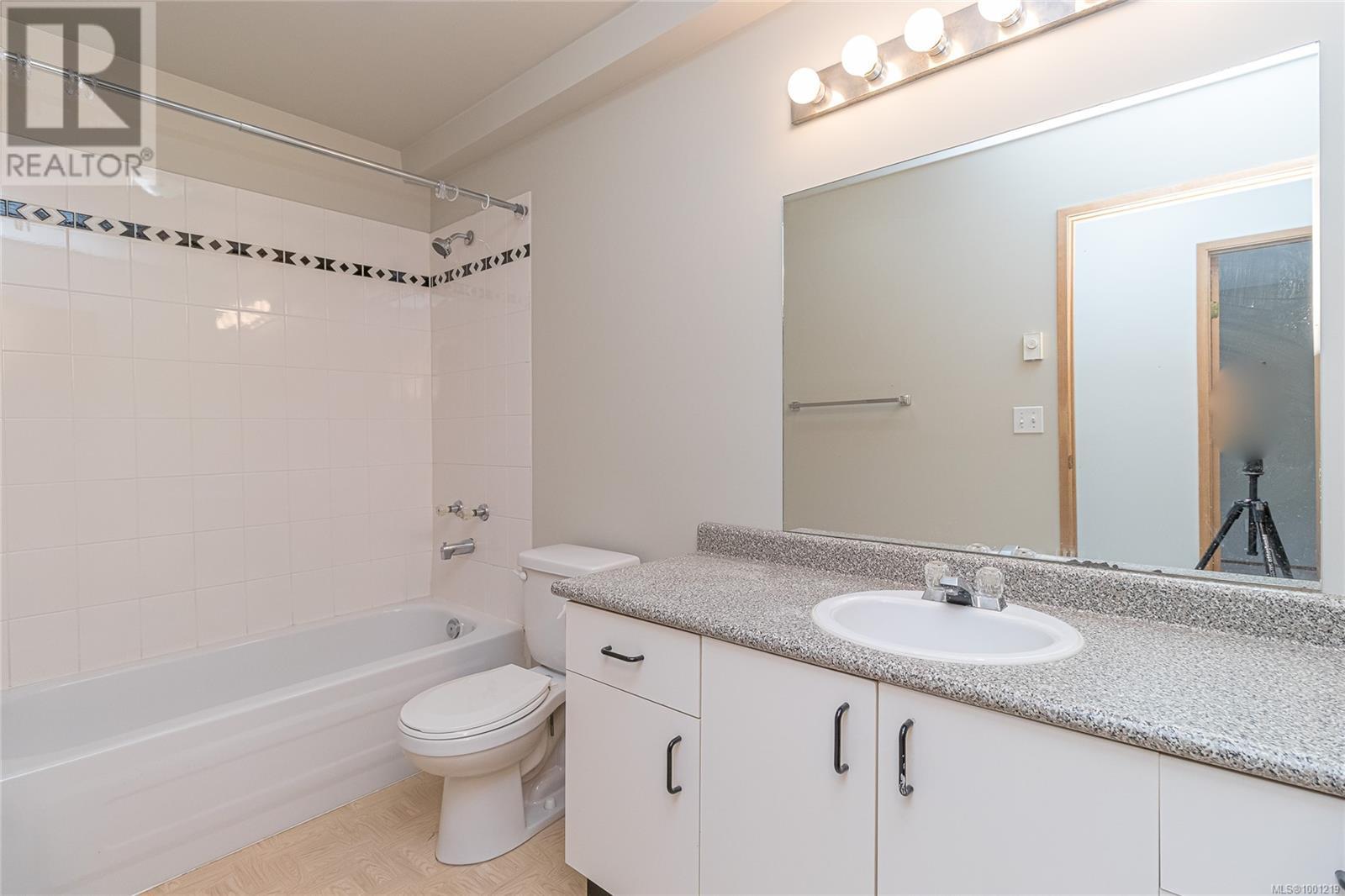 306 9916 Daniel St, Chemainus