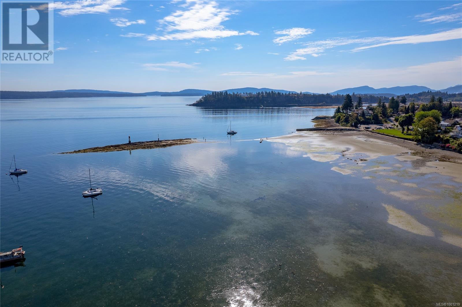 306 9916 Daniel St, Chemainus