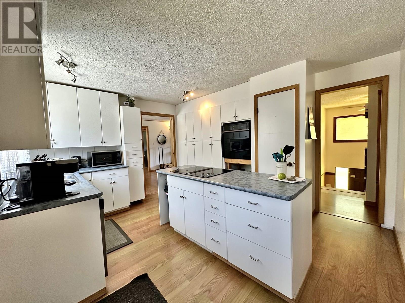 1505 S 5 HIGHWAY, Valemount