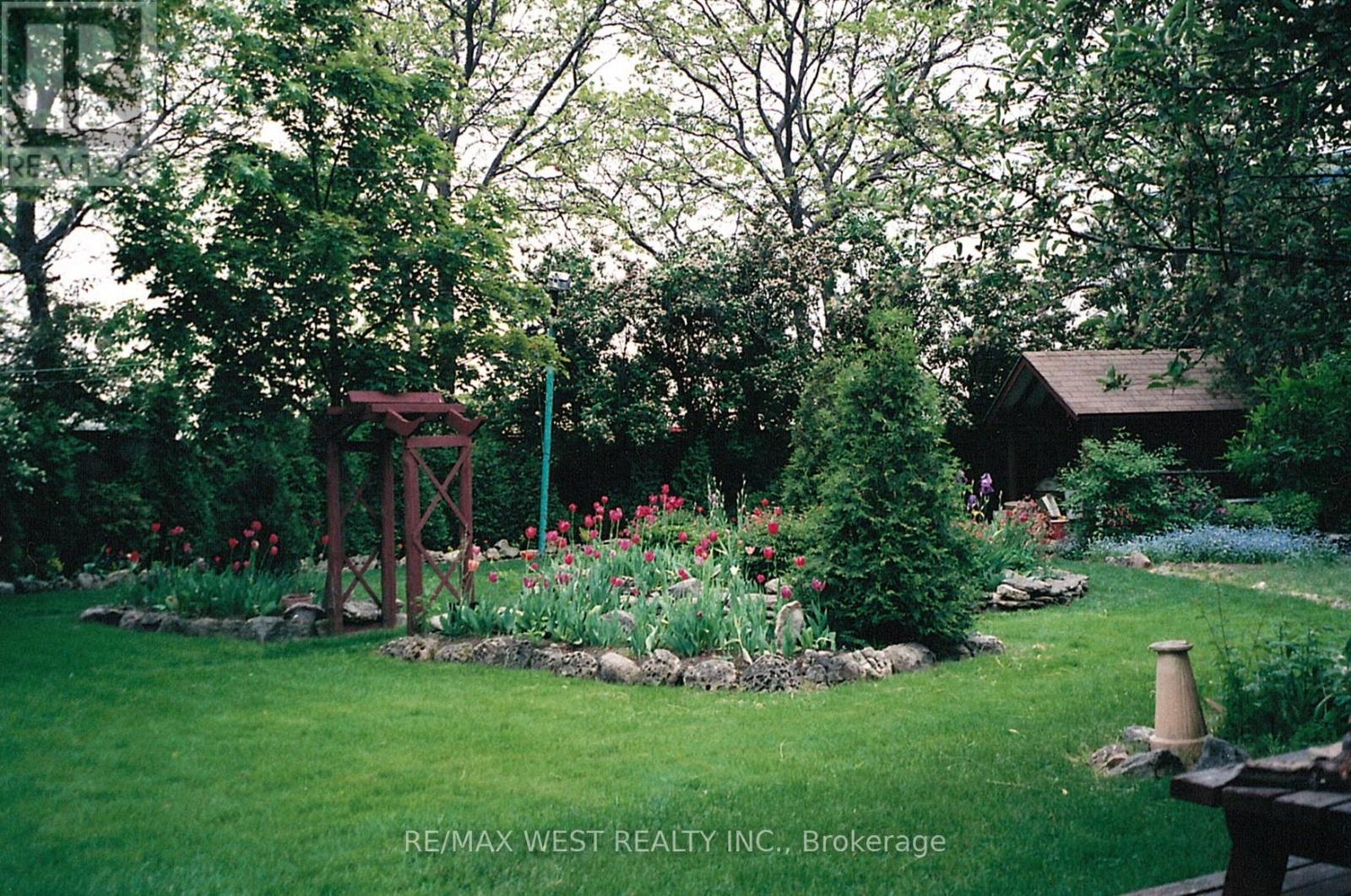 Photo 15 of 204 David Avenue, Hamilton ON
