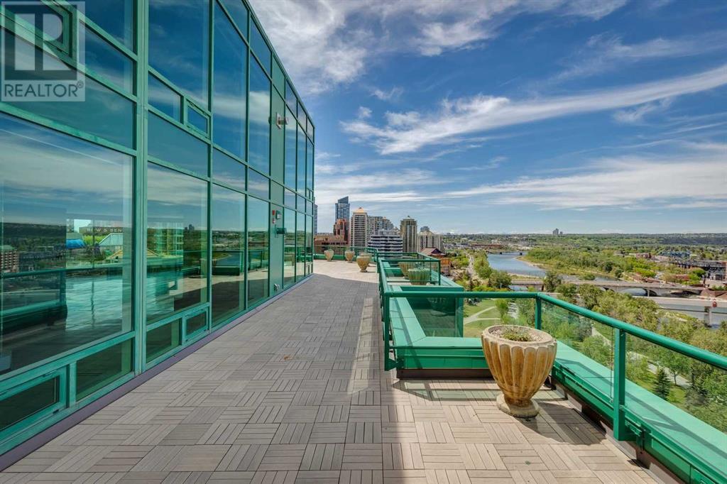 Single Family House for Sale in    Avenue SW Eau Claire Calgary 