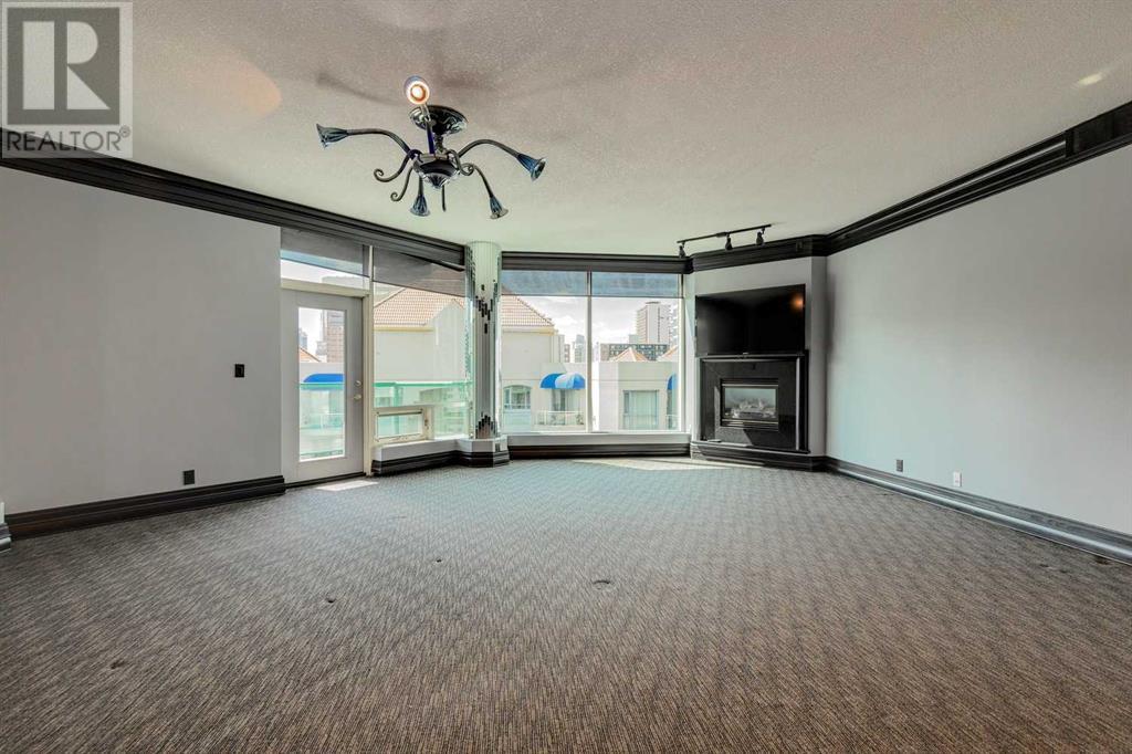 Single Family House for Sale in    Avenue SW Eau Claire Calgary 