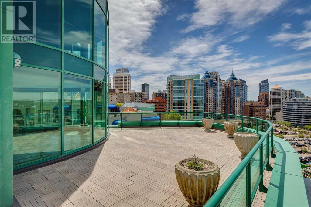 Single Family House for Sale in    Avenue SW Eau Claire Calgary 