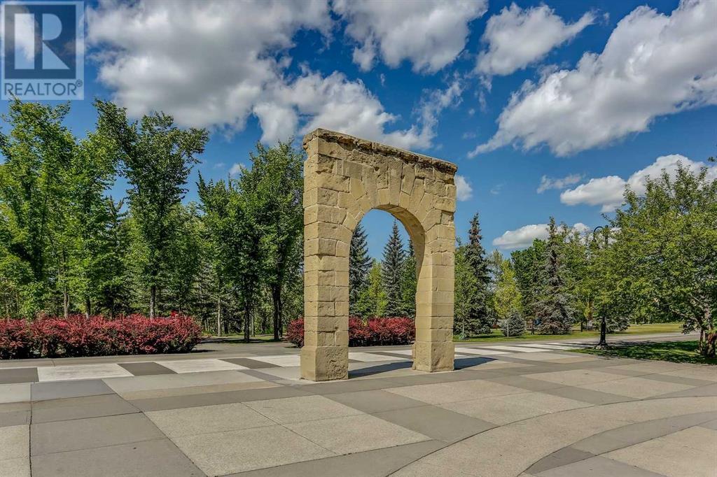 Single Family House for Sale in    Avenue SW Eau Claire Calgary 