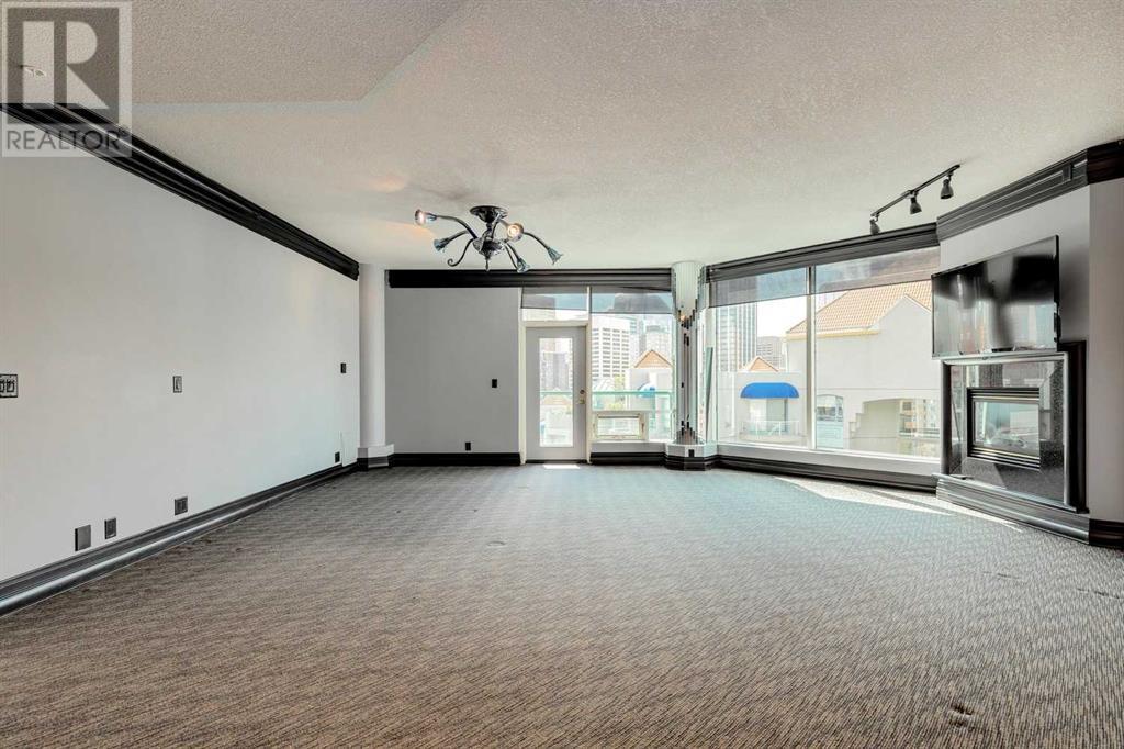 Single Family House for Sale in    Avenue SW Eau Claire Calgary 