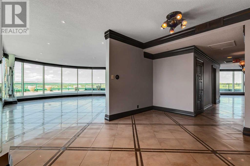 Single Family House for Sale in    Avenue SW Eau Claire Calgary 